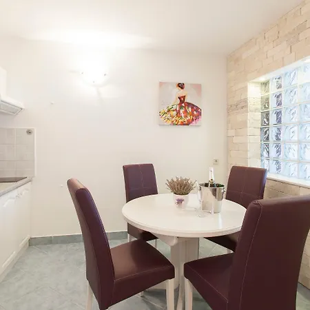 Apartment Old Stone: Sukošan